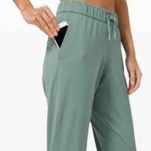Lululemon On The Fly Jogger Luxtreme